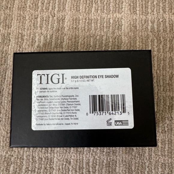 NEW TIGI Eyeshadow Duo - Purple & Green - Picture 3 of 6